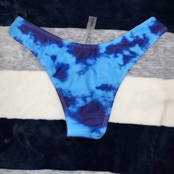 Bikini Bottom - Picture 2 of 3